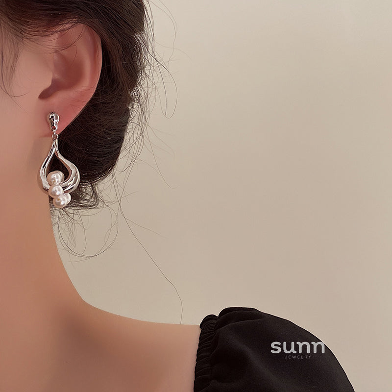 Rozalyn Baroque Pearl Dangle Earrings [BP9WPI36]