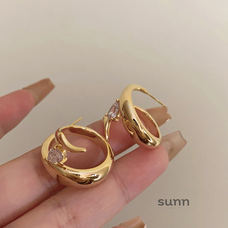 Rozlynn Gold Zircon Drop Earrings [PPANN6J1]