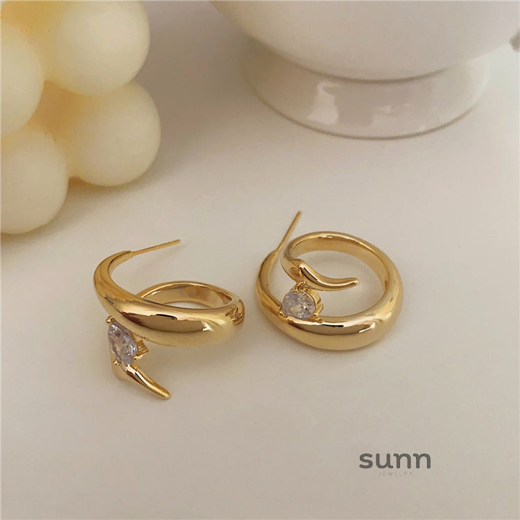 Rozlynn Gold Zircon Drop Earrings [AVZZBYZJ]