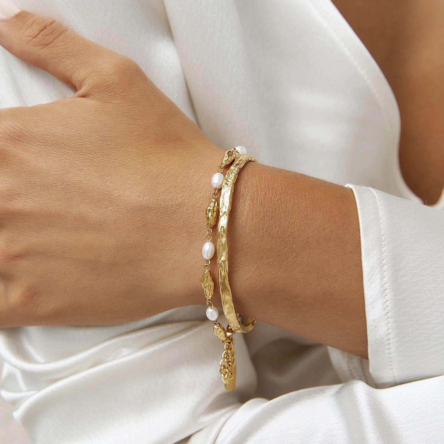 Rut Wave Open Cuff Bracelet [GUJ7RILA]