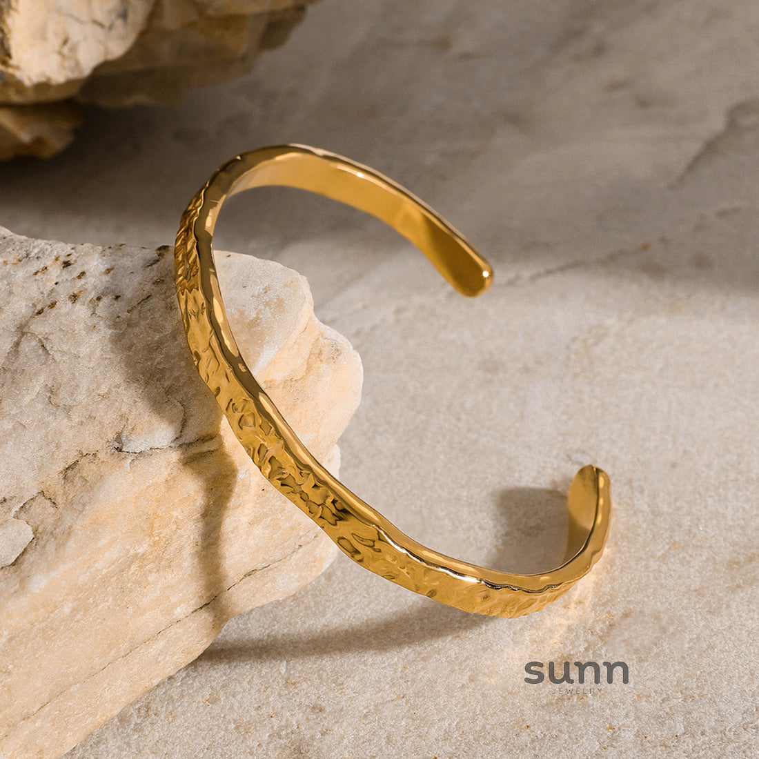Rut Wave Open Cuff Bracelet [GUJ7RILA]