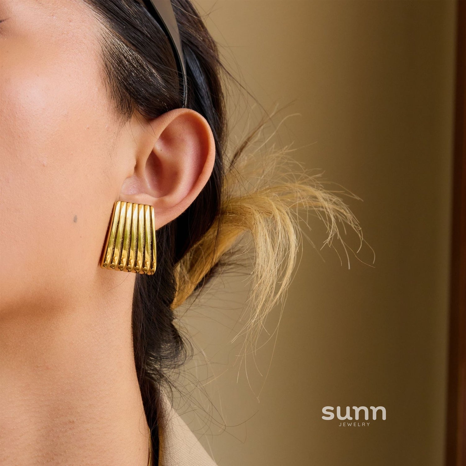 Ruthann Modern Pearl Earrings [H5VOJS3T]
