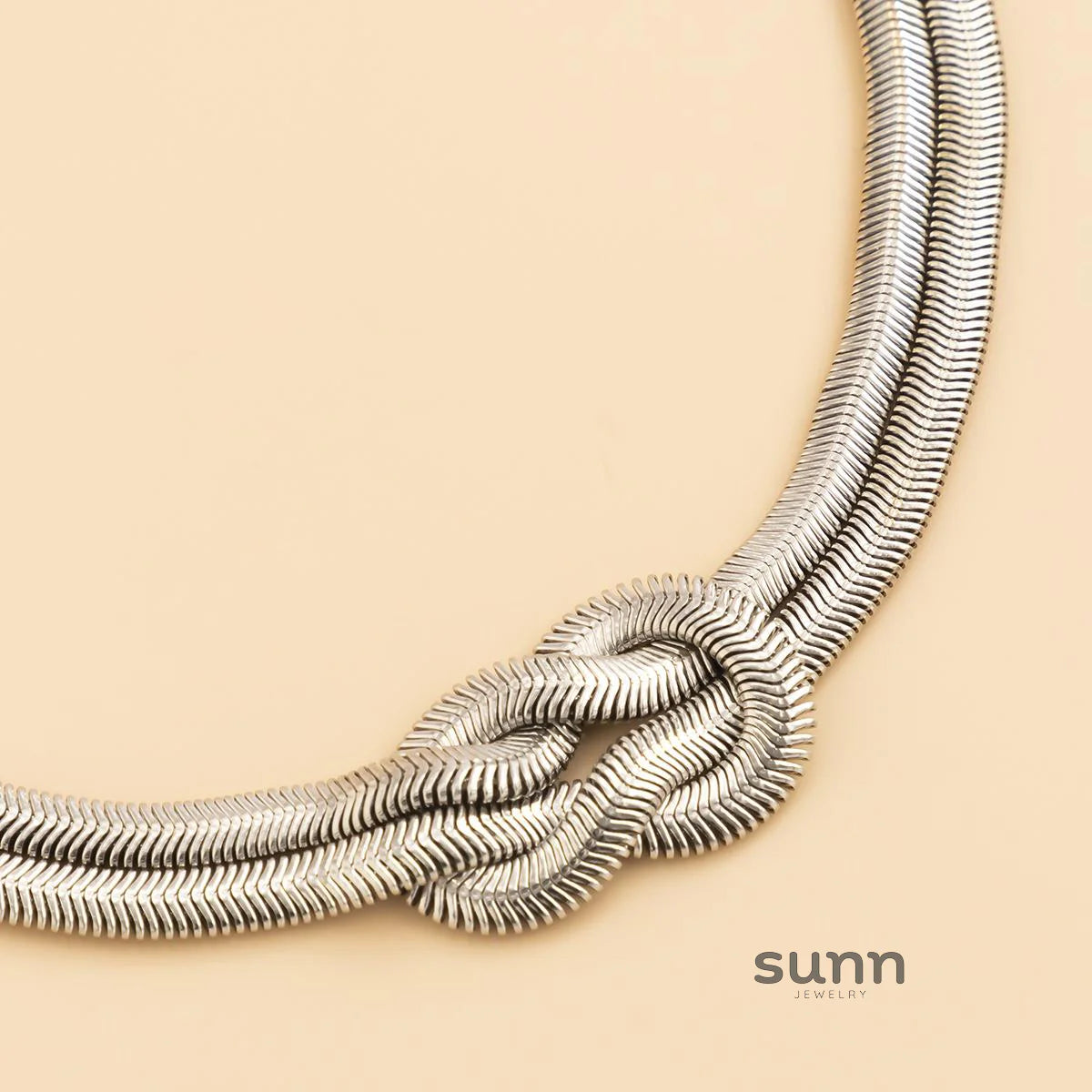 Ryanna Interlocking Metal Chain