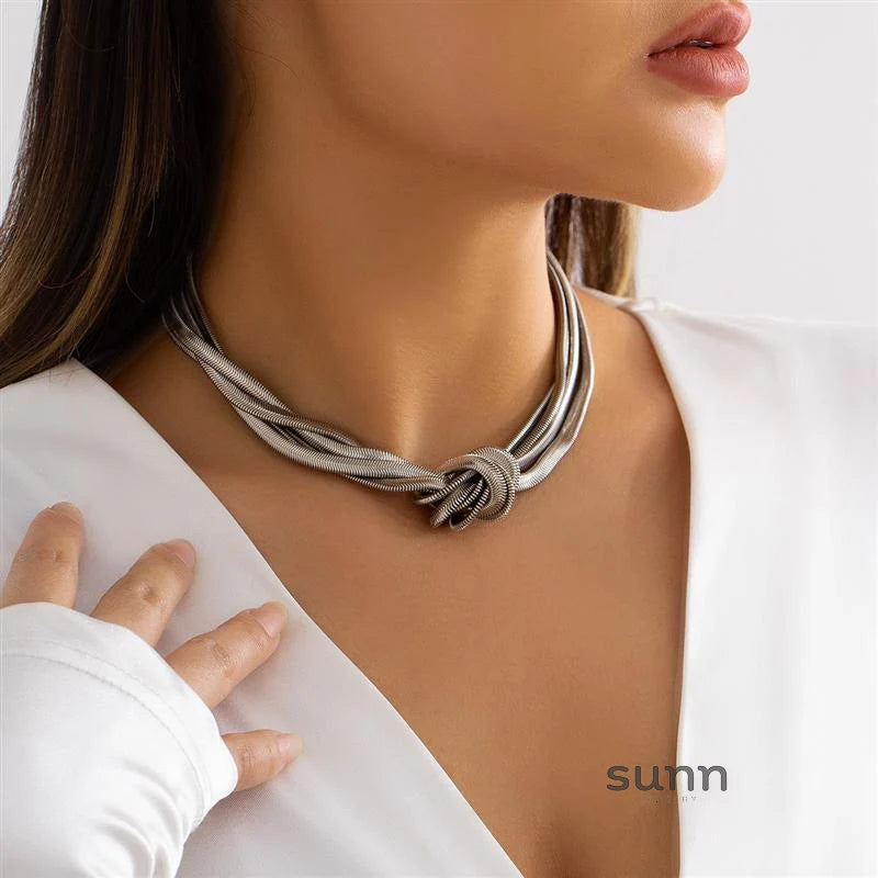 Ryanna Interlocking Metal Chain