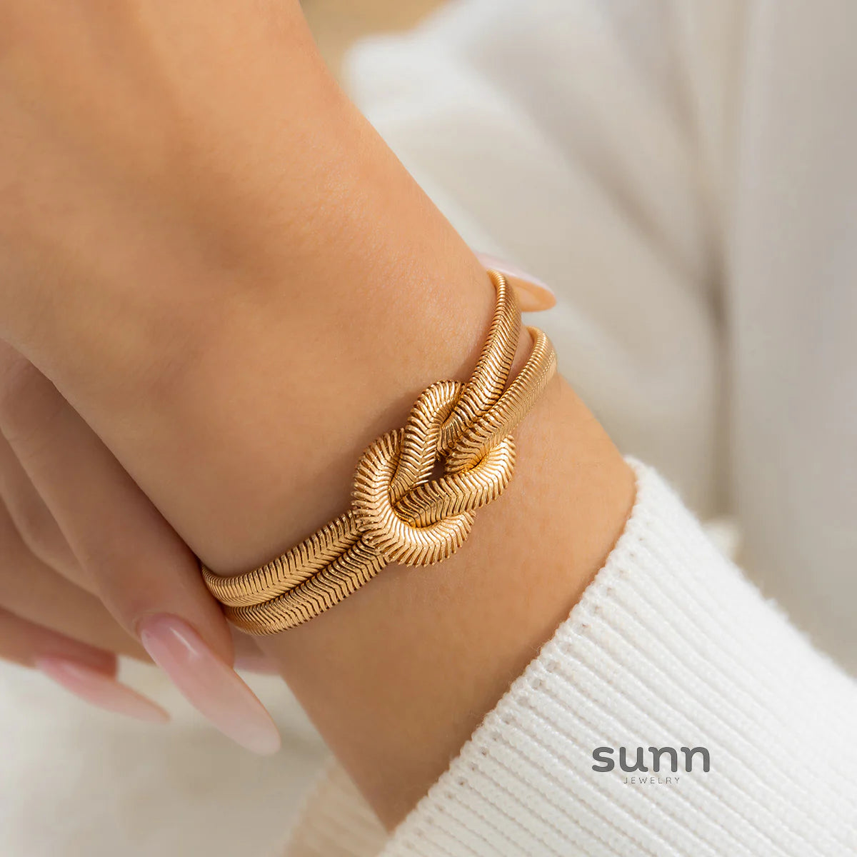 Ryanna Interlocking Metal Chain