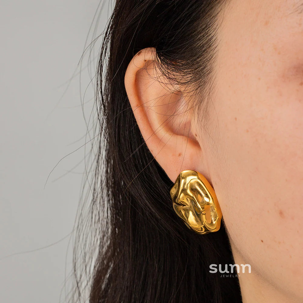 Ryder Gold Hammered Studs