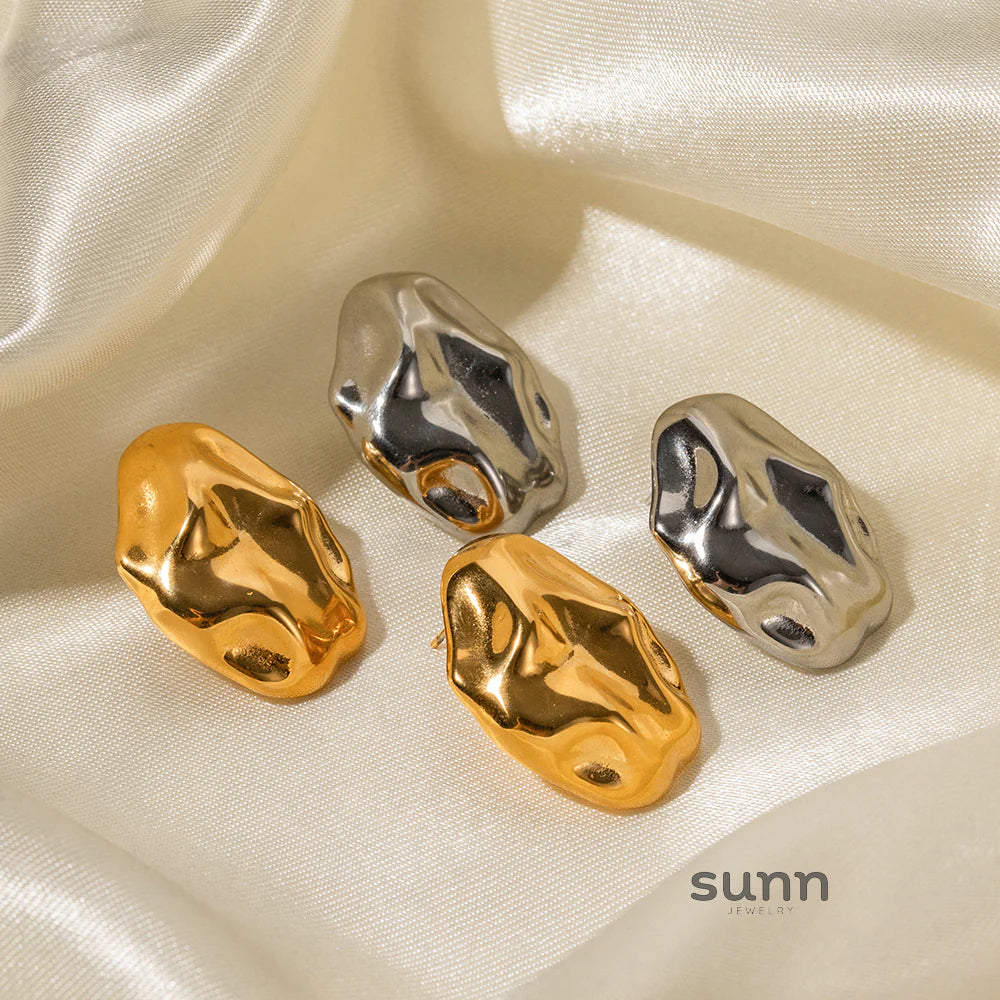 Ryder Gold Hammered Studs