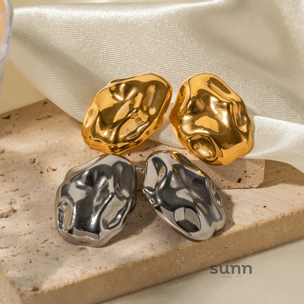 Ryder Gold Hammered Studs