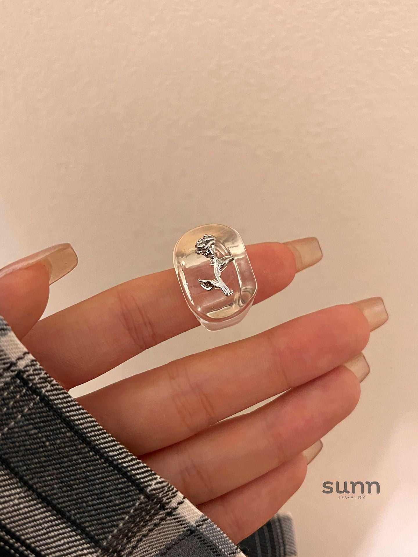 Ryker Resin Rose Ring [5XLVMXIB]