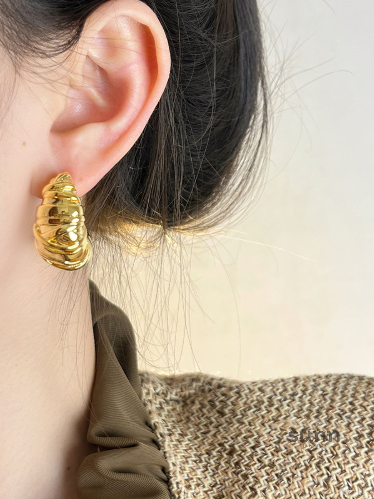 Rylann Sculptural Croissant Earrings [E1NZ4P7W]