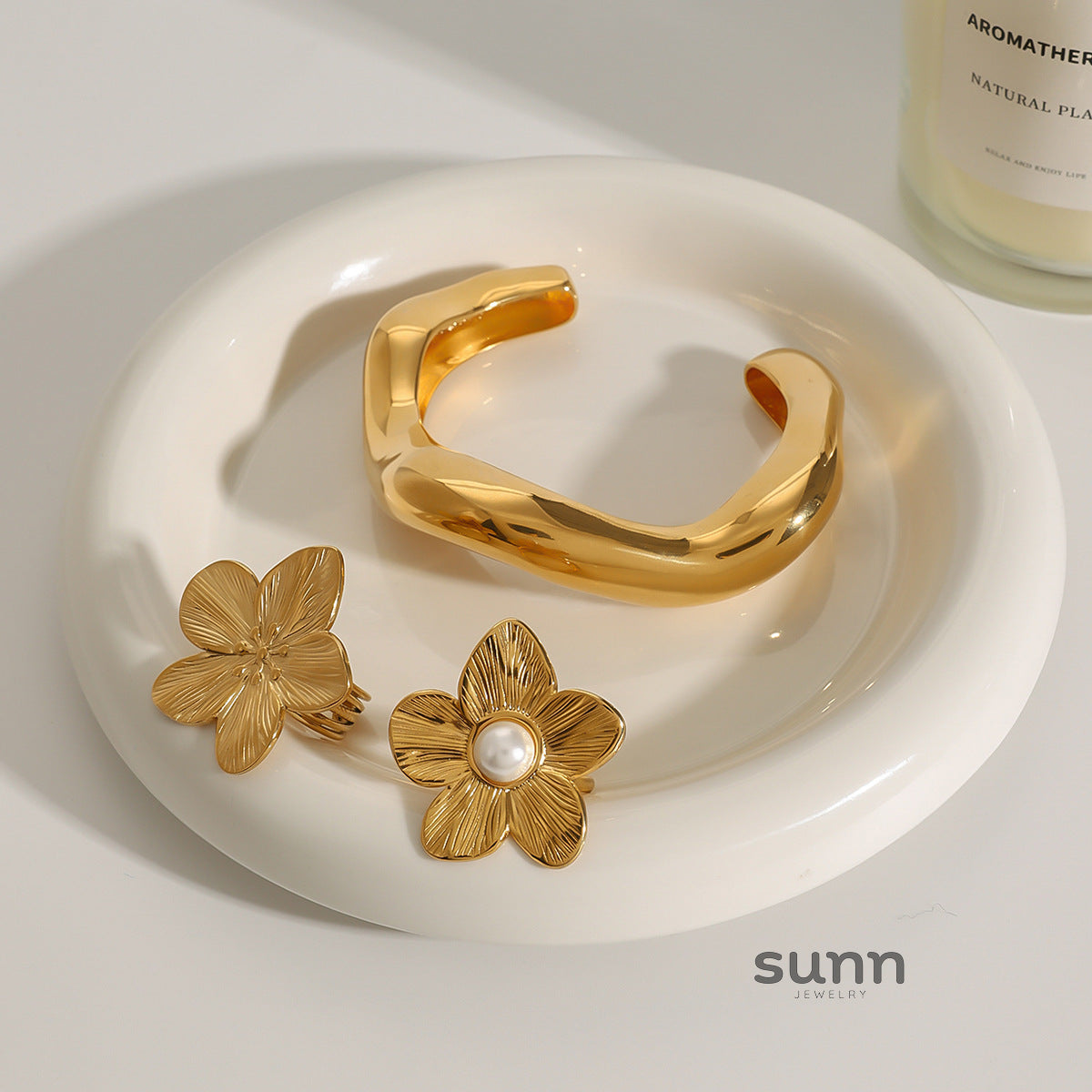 Rylin Pearl Floral Jewelry Set [C4WVURDH]