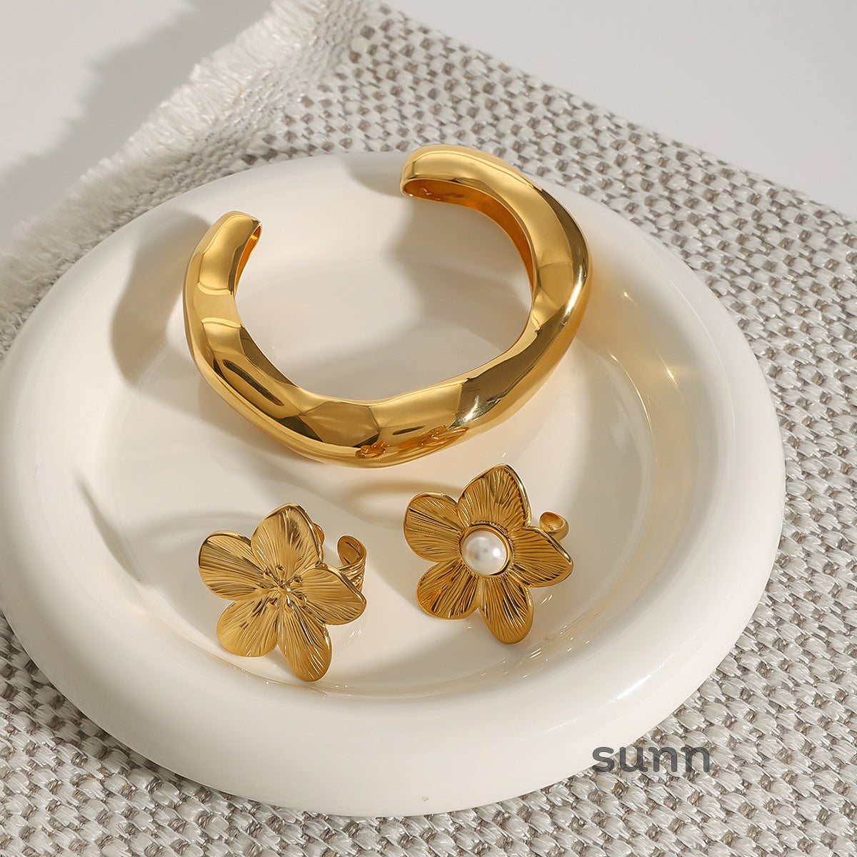 Rylin Pearl Floral Jewelry Set [9UEQ372K]
