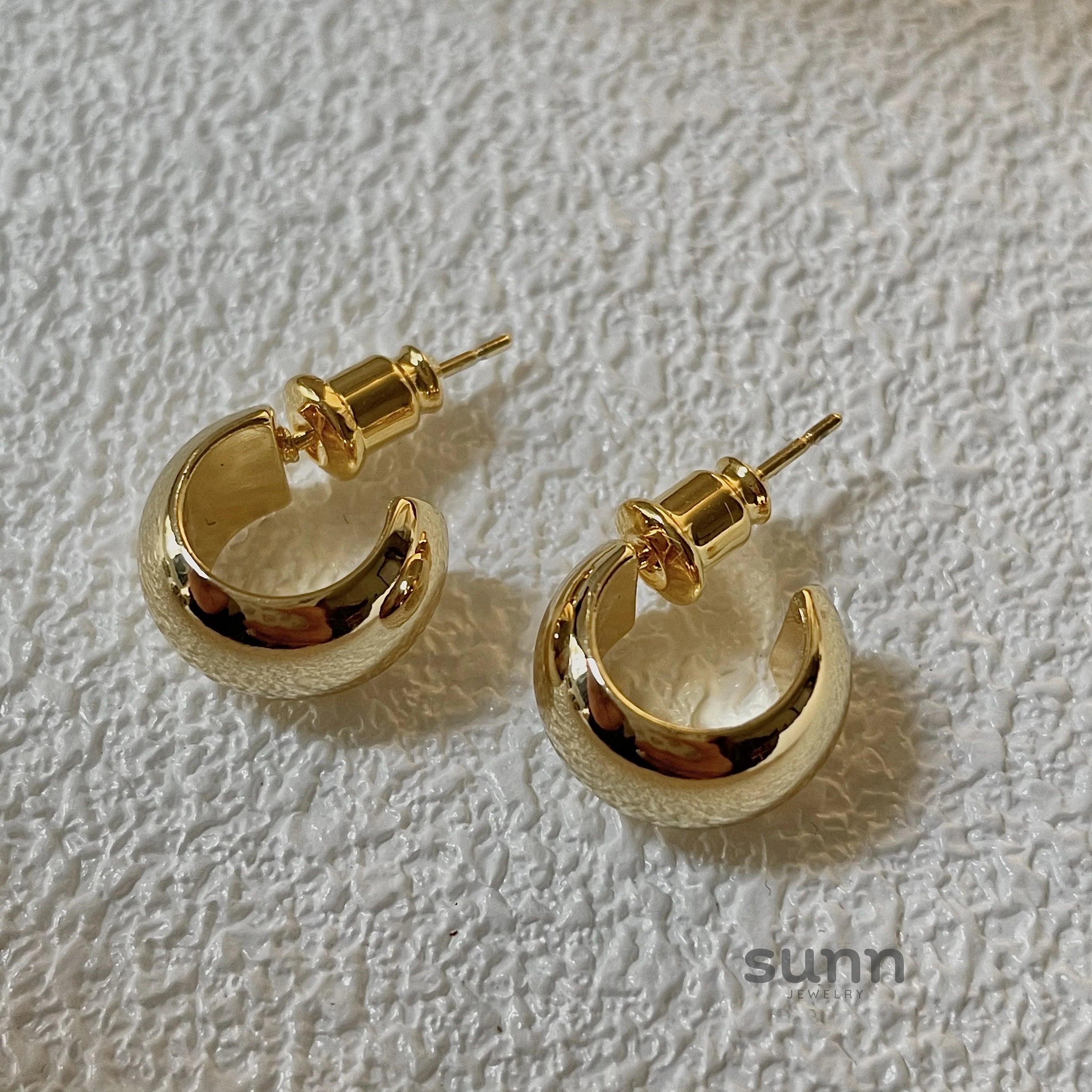 Rylyn Minimalist C-Shaped Studs