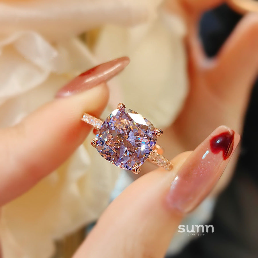 Rylynn Square Sparkle Ring [RV2JUNCW]