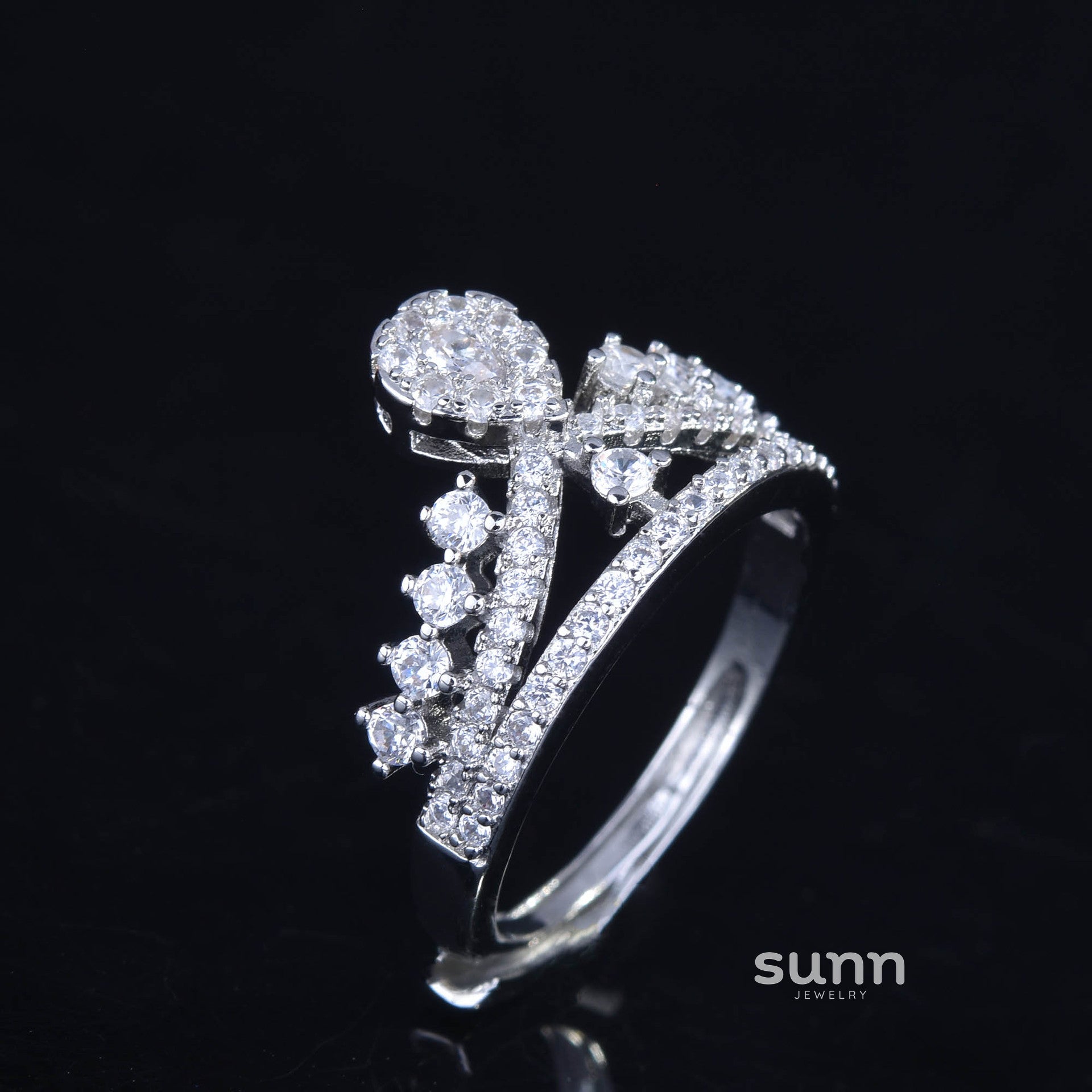 Saba Diamond Crown Ring [OTK0GOW7]