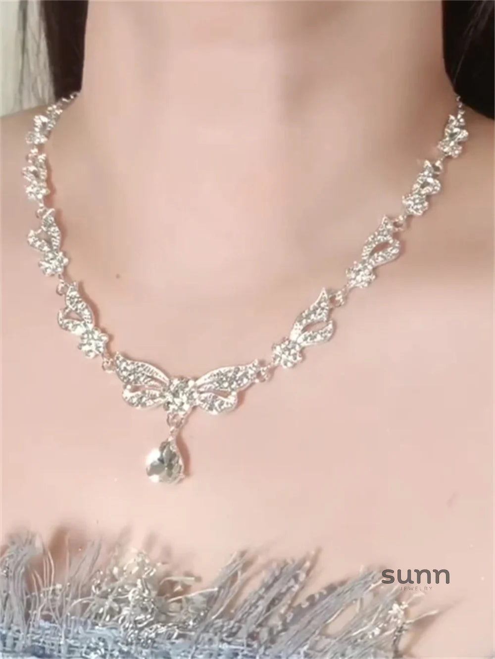 Saba Sparkling Bow Jewelry Set