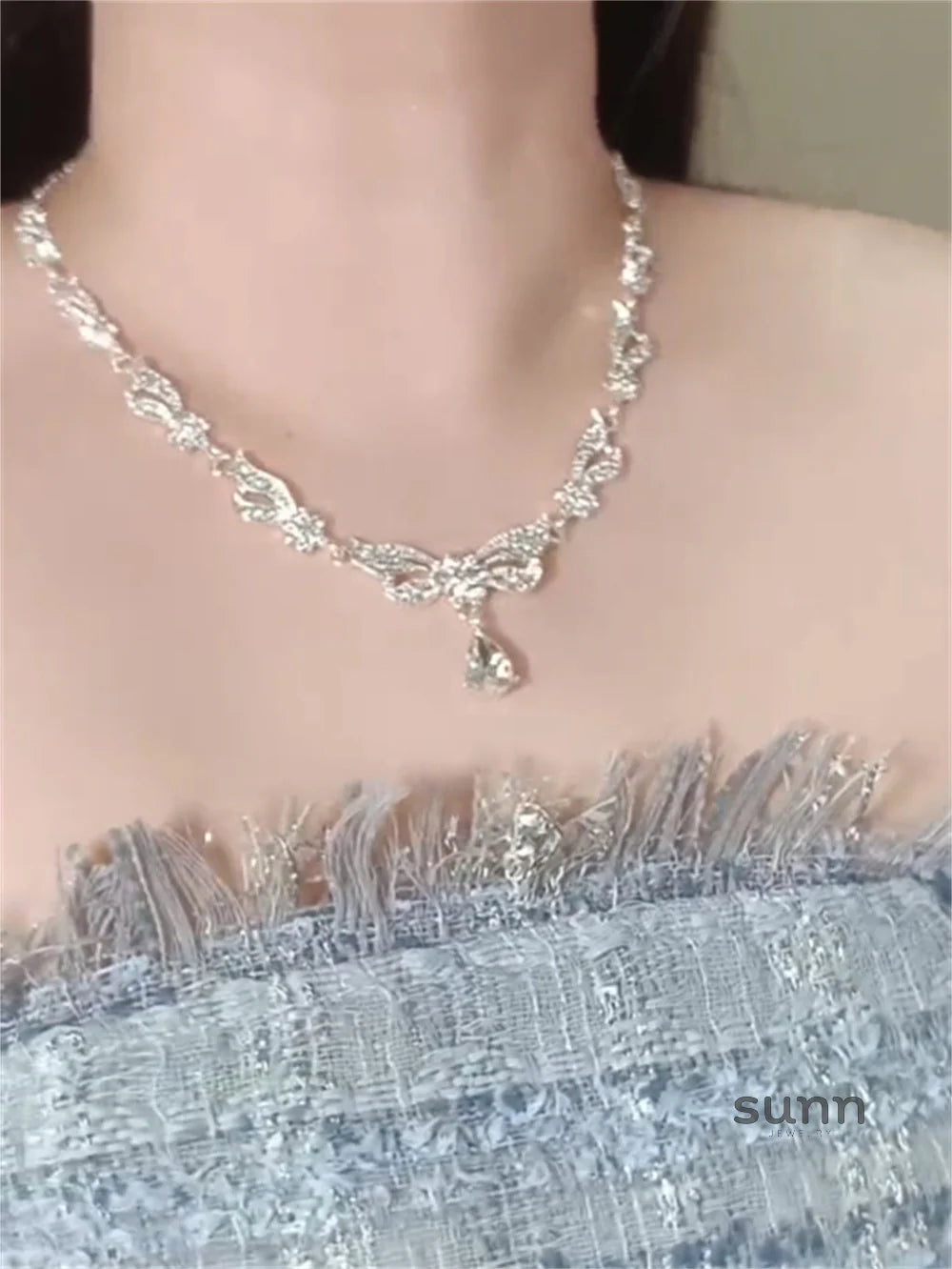 Saba Sparkling Bow Jewelry Set