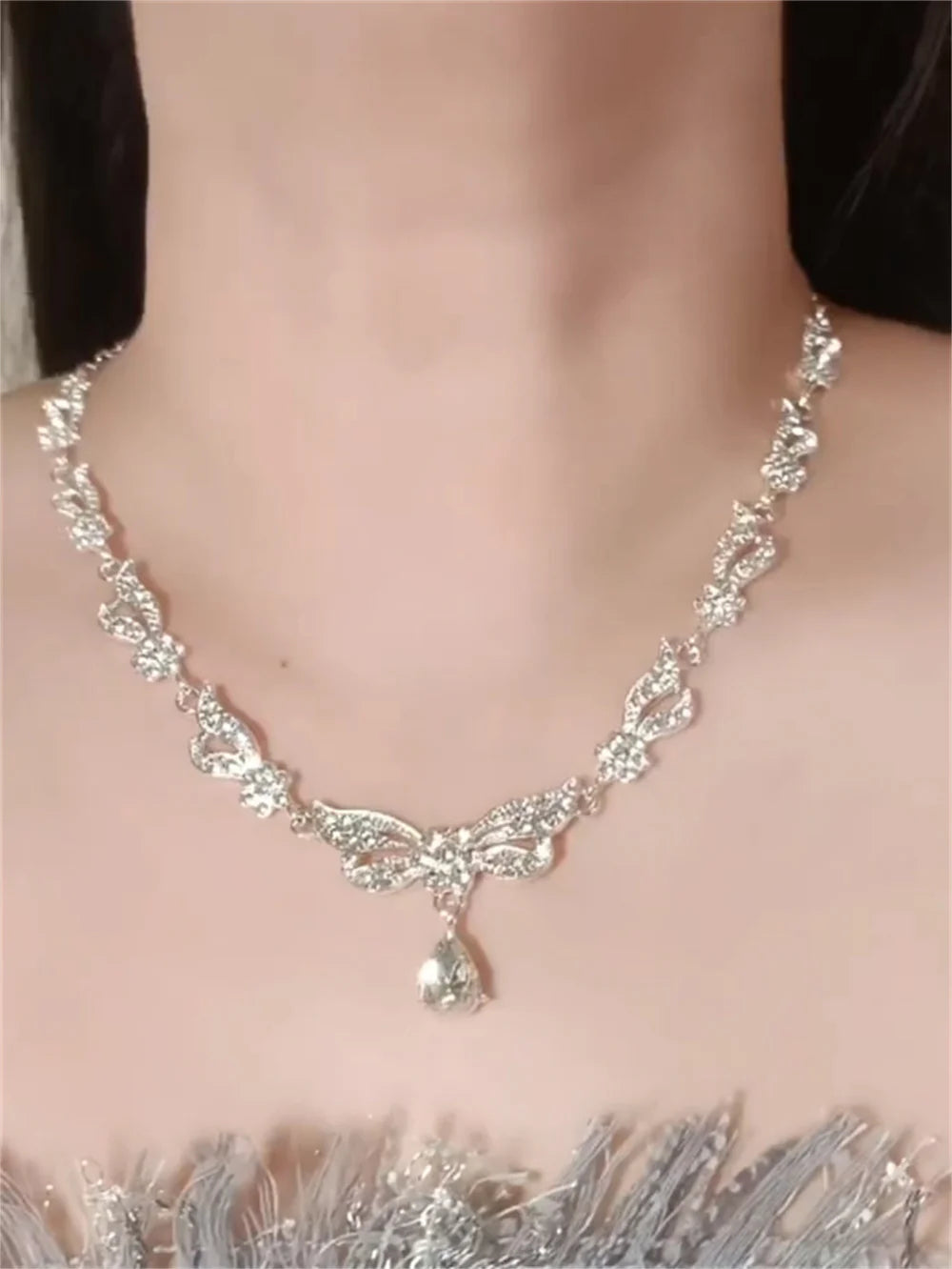 Saba Sparkling Bow Jewelry Set