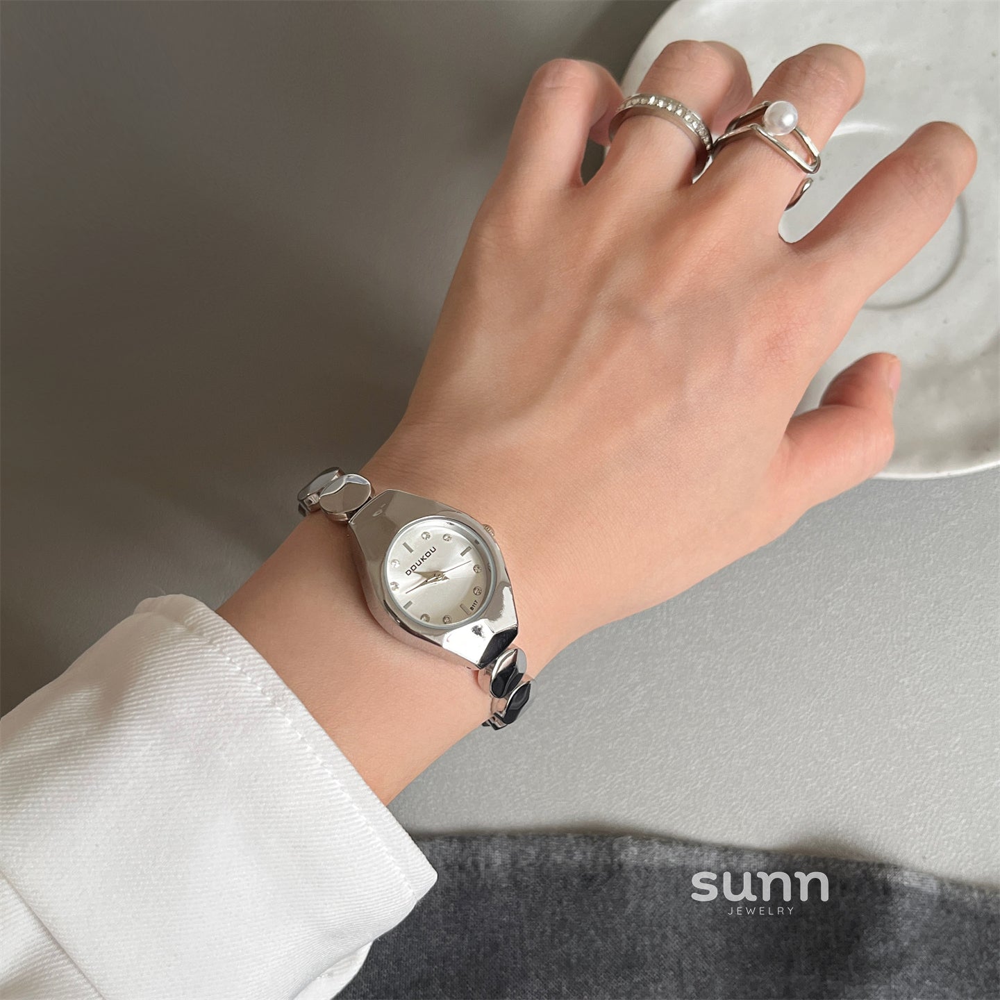 Sabella Vintage Bracelet Watch [TB5QNS60]