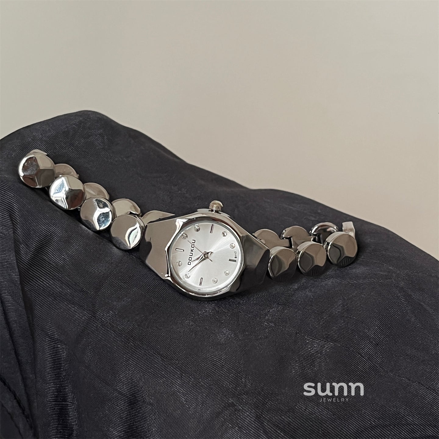 Sabella Vintage Bracelet Watch [X2HX1DXJ]