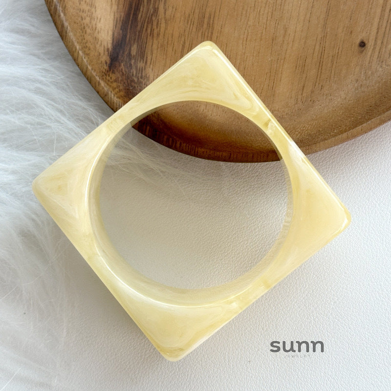 Sabiha Bold Resin Bracelet [DHQQDIUV]