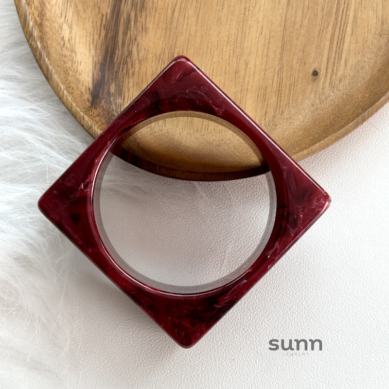 Sabiha Bold Resin Bracelet [P22PJSVP]