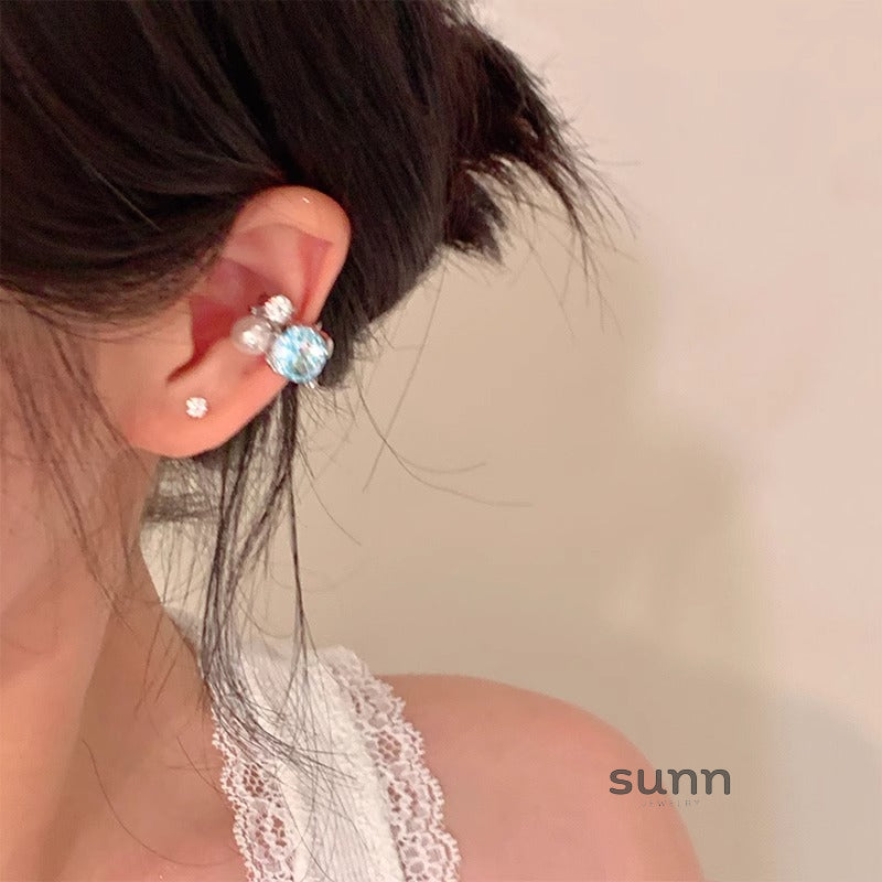Sabrina Sparkling Bulb Ear Cuff [S4EBZBIS]