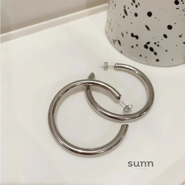 Sachi Classic Hoop Earrings