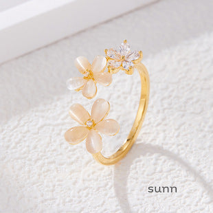 Sade Floral Cat Eye Ring [C5GWKOKV]