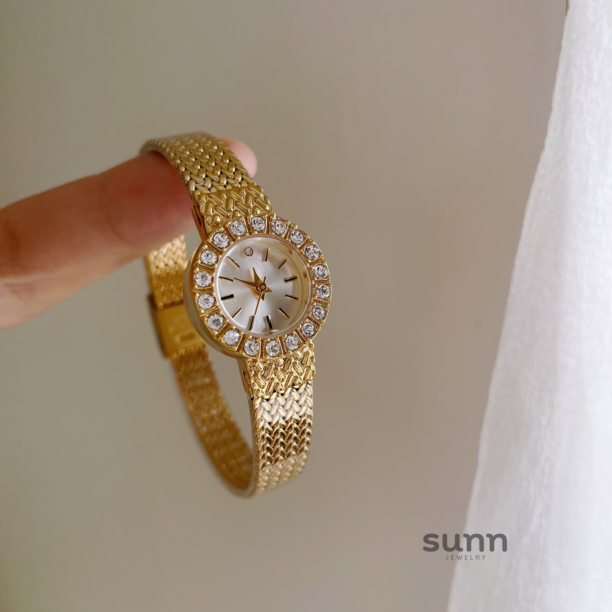 Sade Luxe Mesh Watch [VHQ00Y36]
