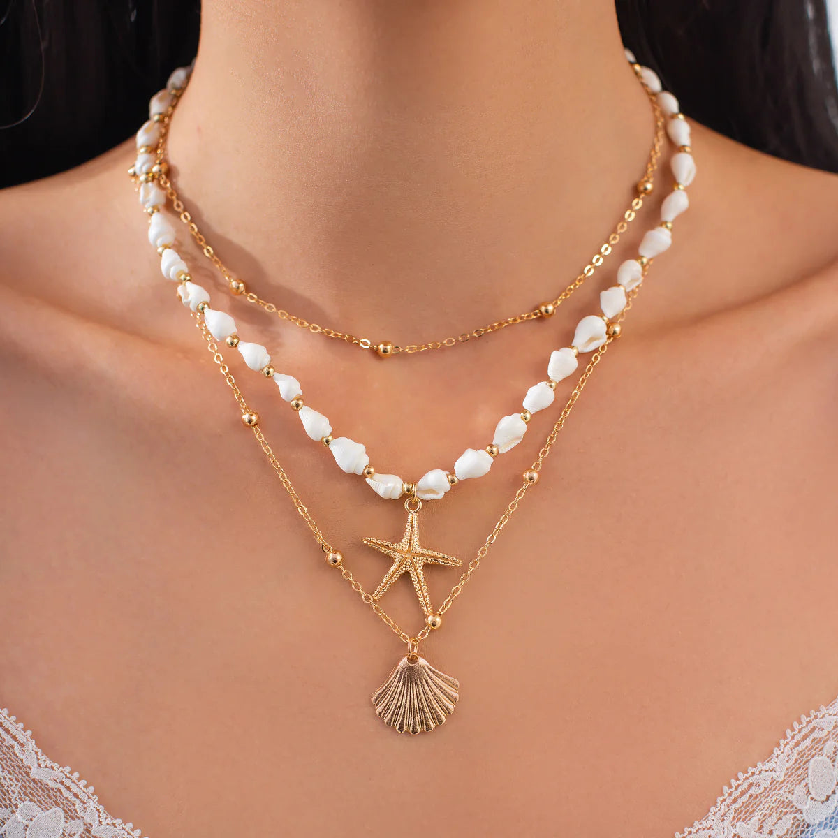 Sadee Golden Shell Necklace Set