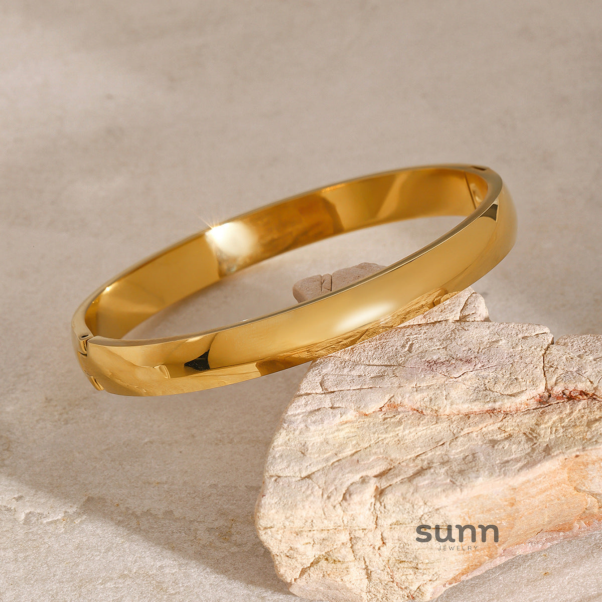 Sage Sleek Bangle Bracelet [OT17F5LX]