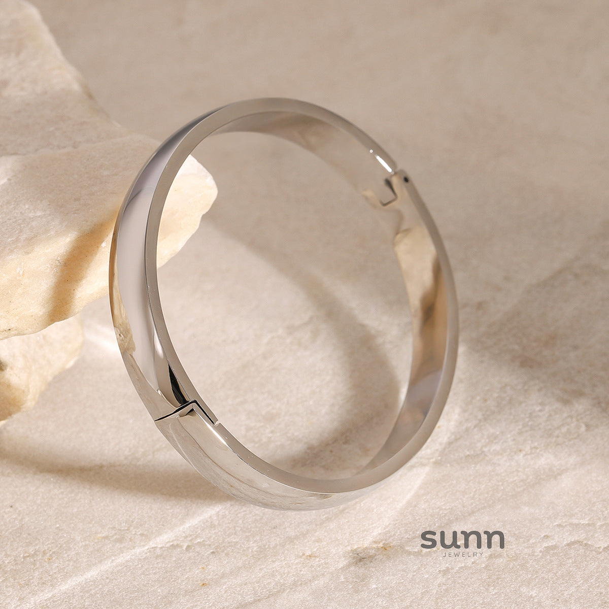 Sage Sleek Bangle Bracelet [OWLYYRN5]