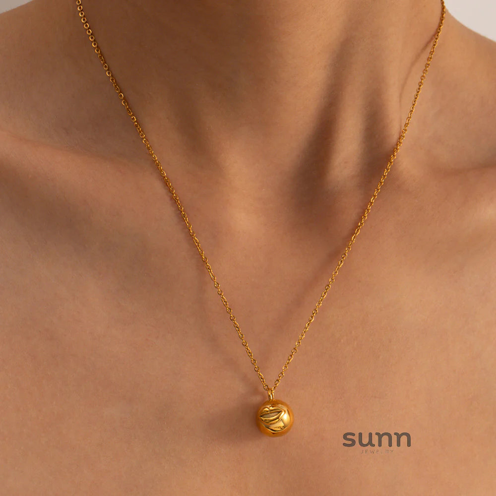 Saida Evil Eye & Lip Necklace