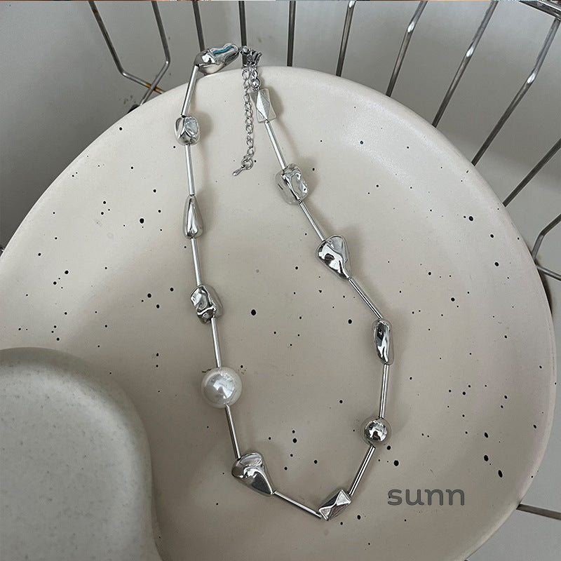 Saina Irregular Metal Pearl Necklace [N9EVY3ZM]