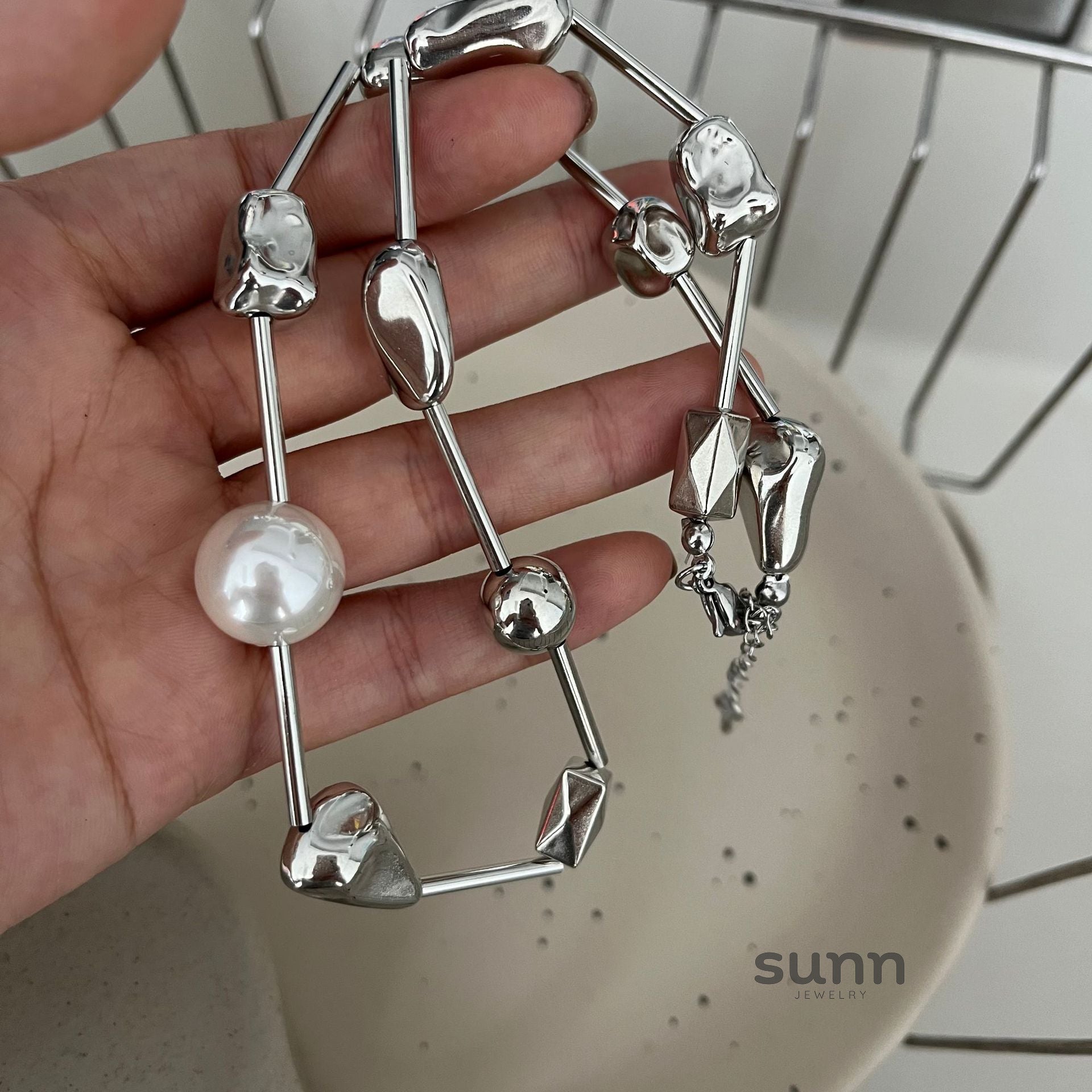 Saina Irregular Metal Pearl Necklace [3XJCSYO1]