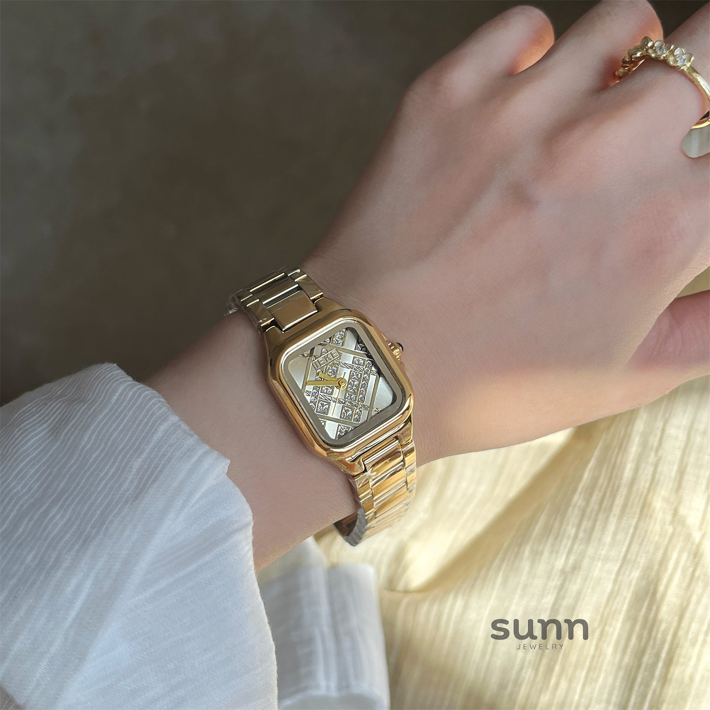 Sakura Diamond Sugar Cube Watch [RMXHLFQA]