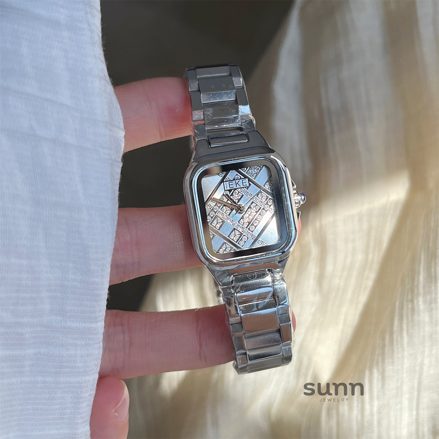 Sakura Diamond Sugar Cube Watch [WZS756B7]