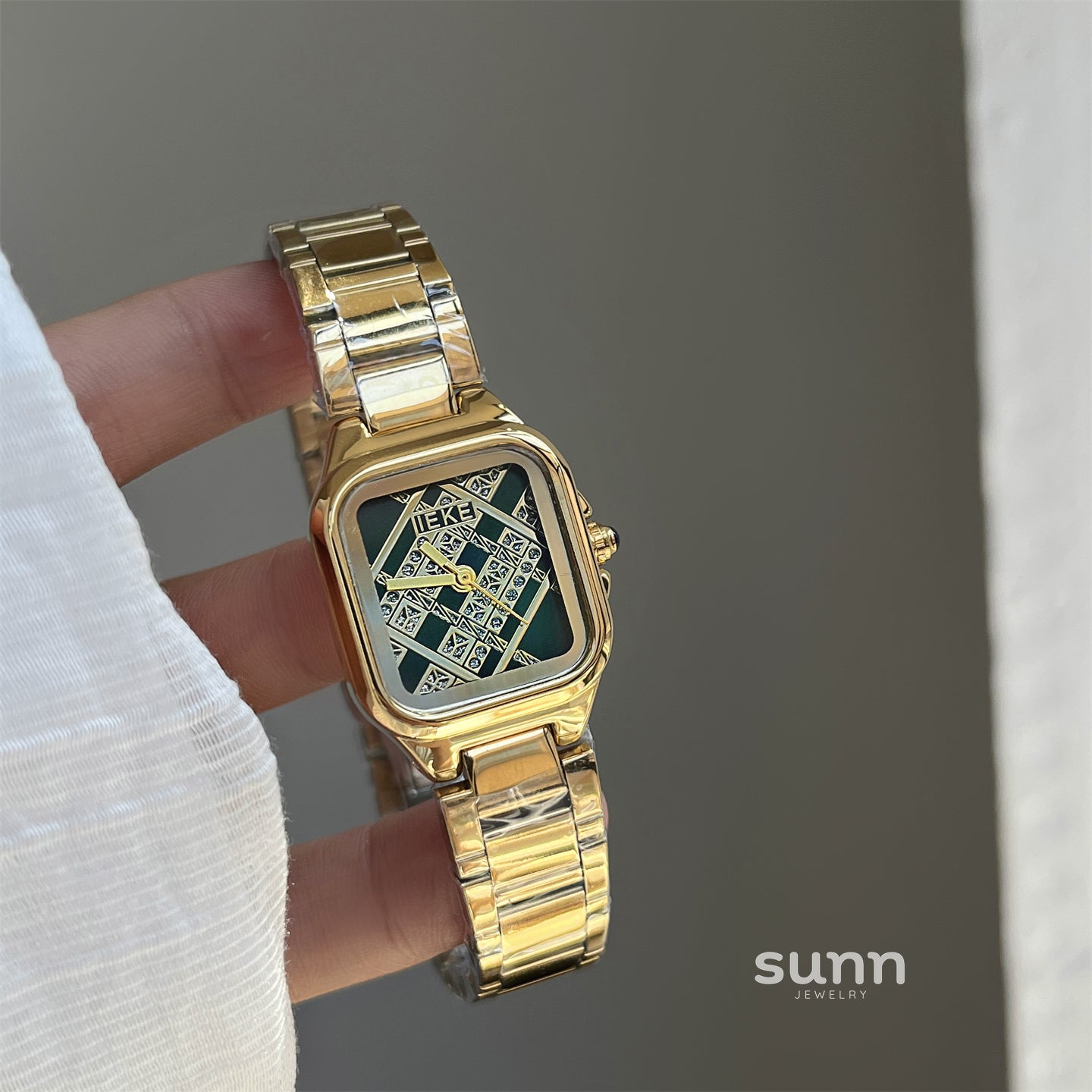 Sakura Diamond Sugar Cube Watch [FLT13GZK]