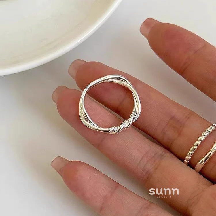 Salina Intertwined Band Ring