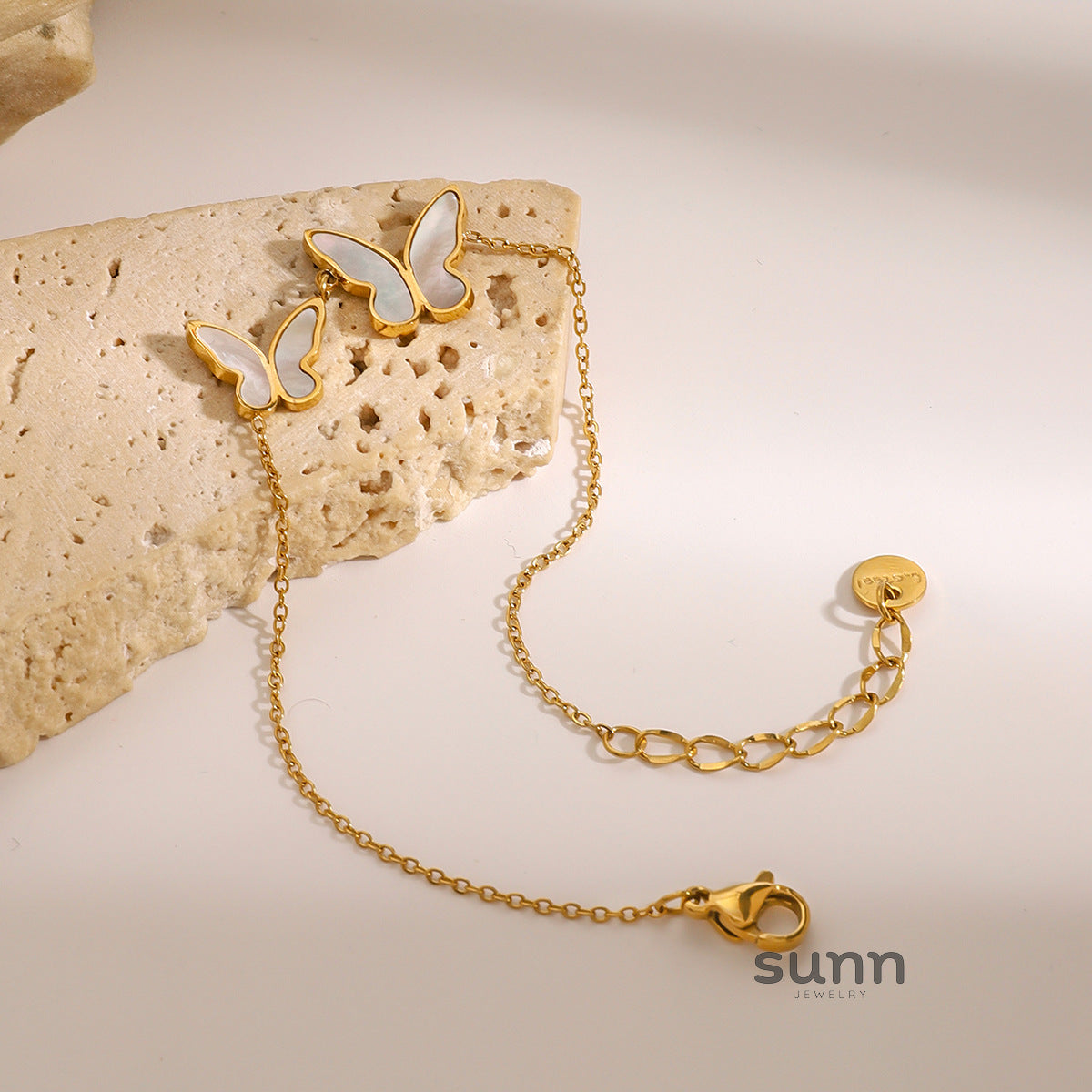 Samantha Gold Butterfly Bracelet [JN8UFSUV]
