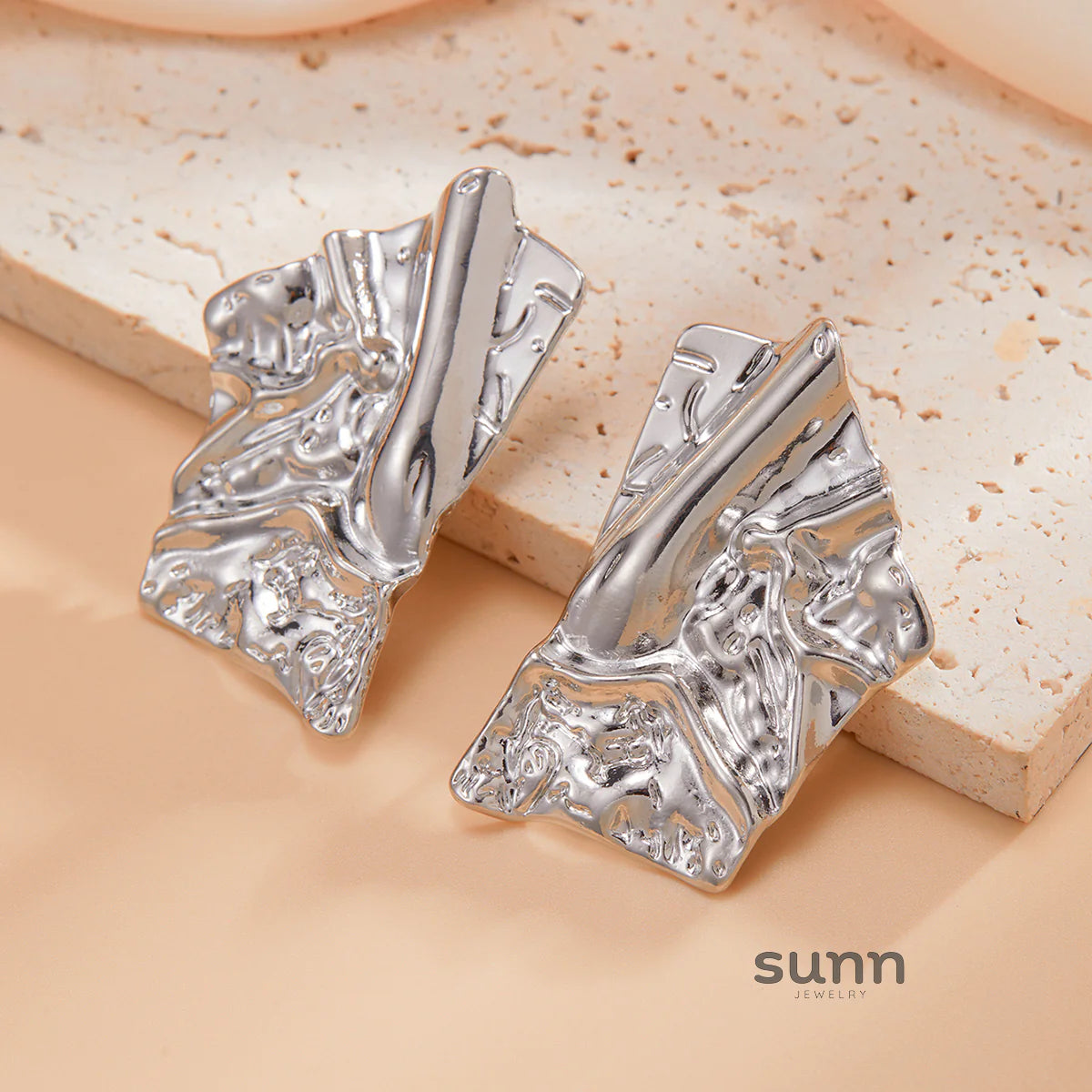 Samanvi Sculptural Stud Earrings
