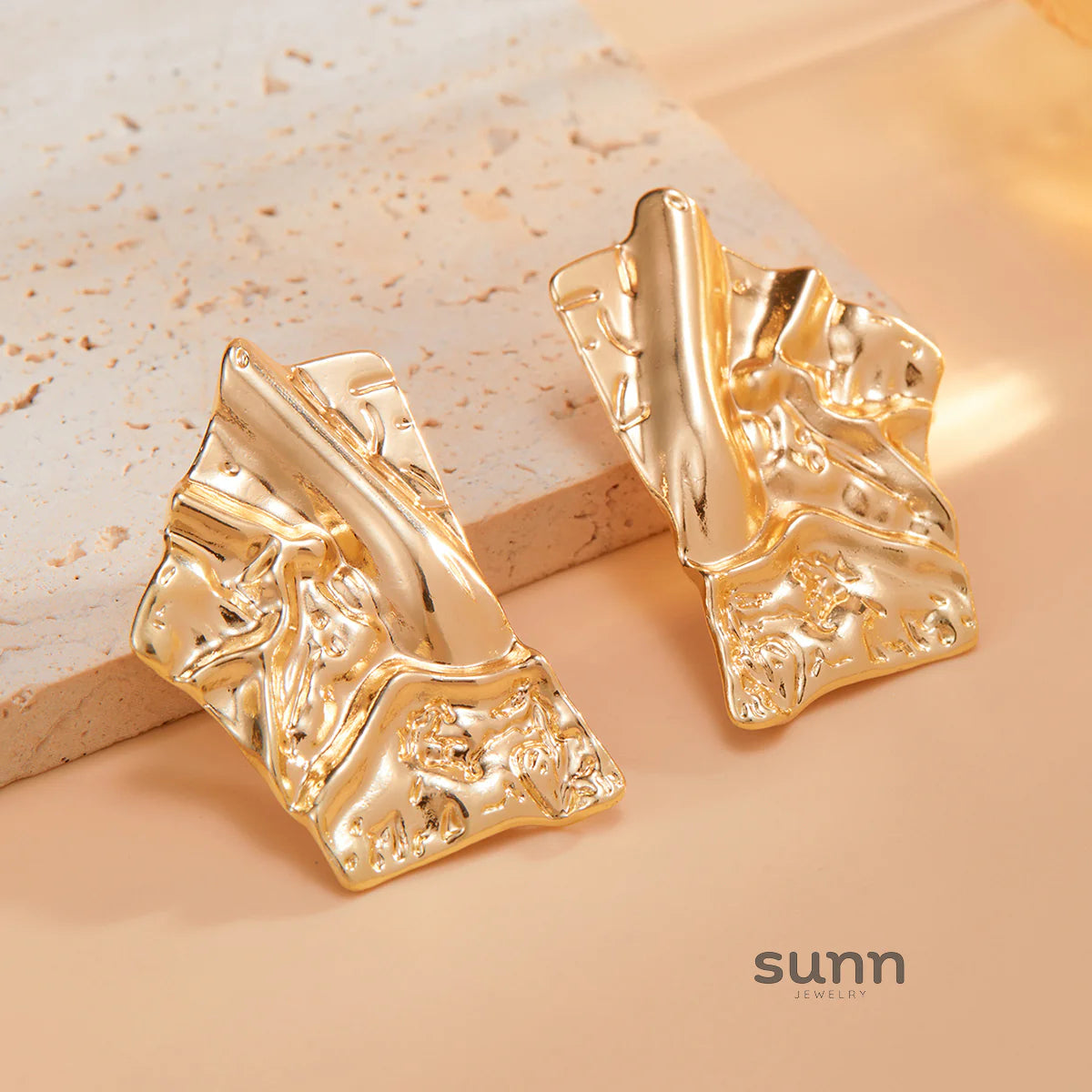Samanvi Sculptural Stud Earrings