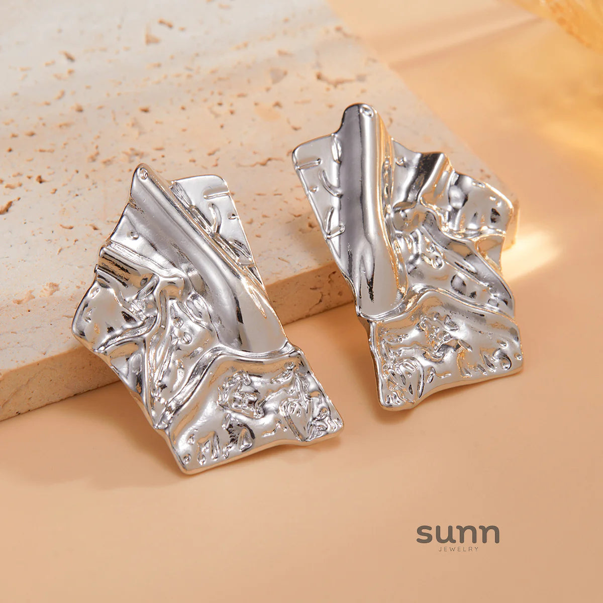 Samanvi Sculptural Stud Earrings