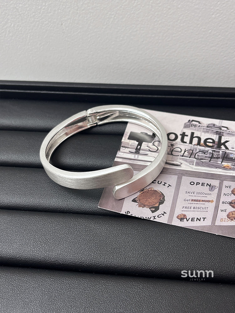Samara Brushed Open Bangle