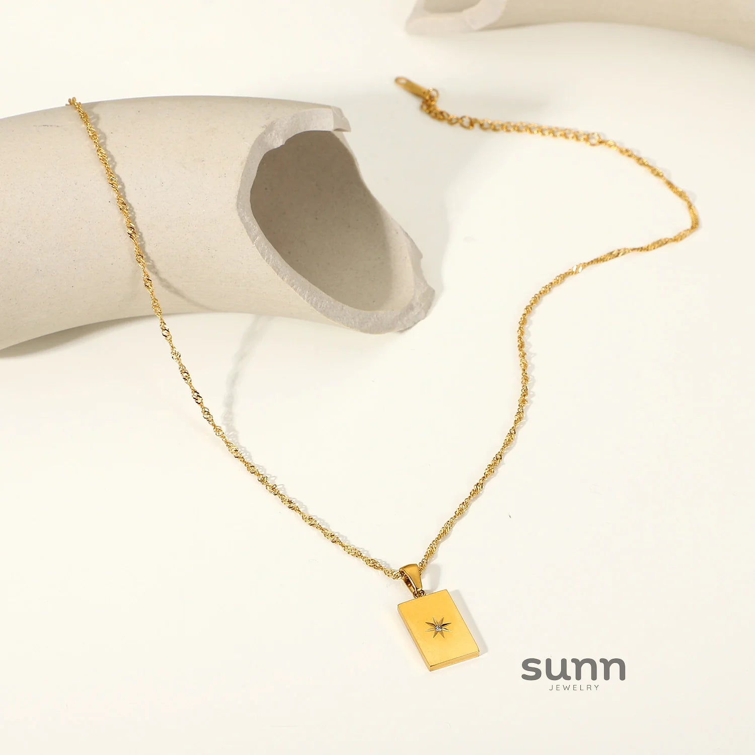 Samara Gilded Starburst Necklace