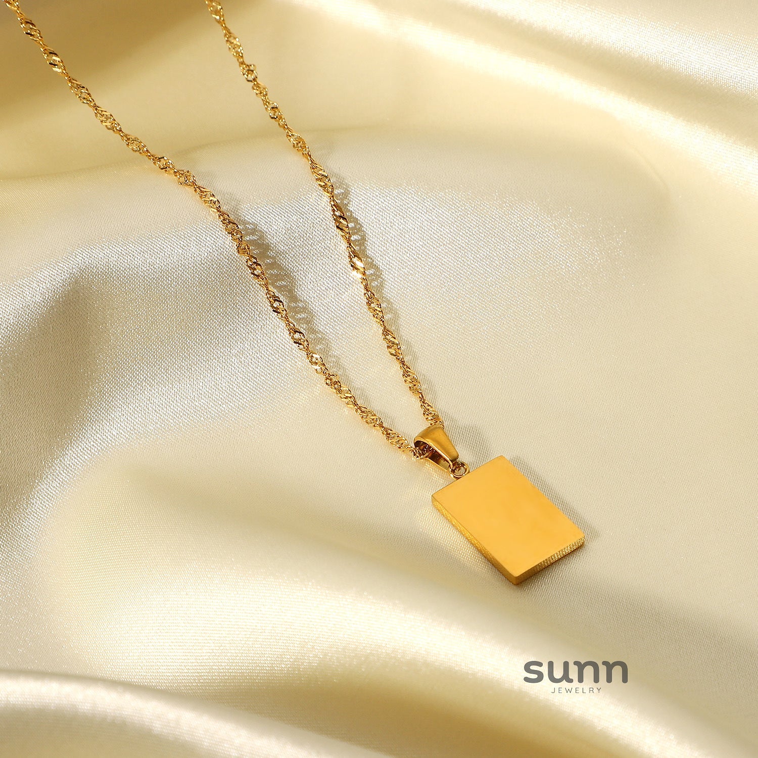 Samara Gilded Starburst Necklace