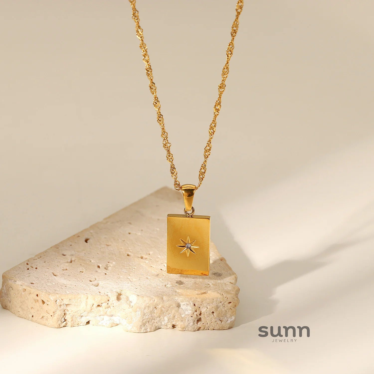 Samara Gilded Starburst Necklace