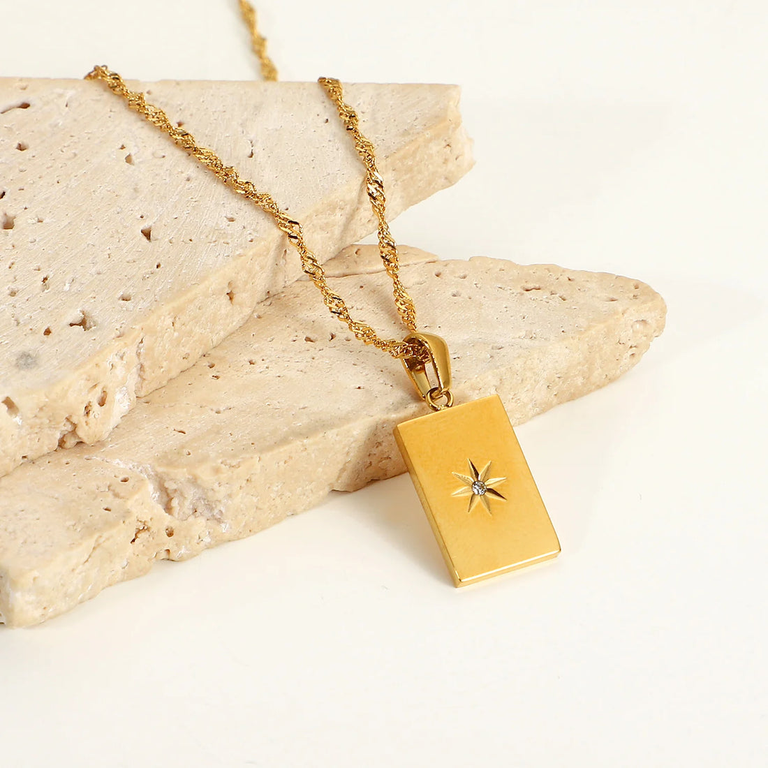 Samara Gilded Starburst Necklace