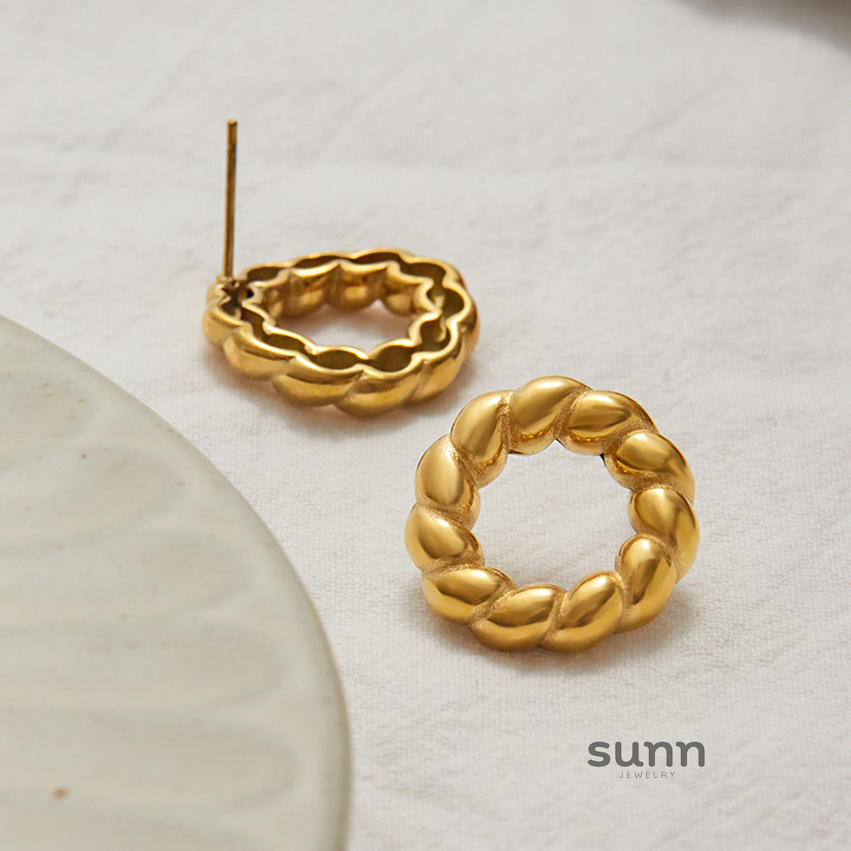 Samara Modern Hoop Earrings [YFWDHO66]